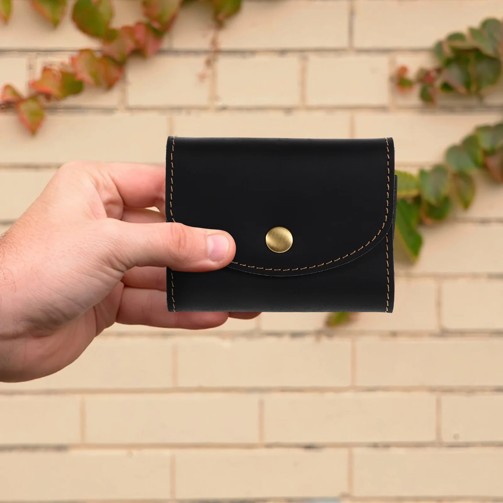 

Wind Bellows Holder Cowhide Multi Card Organizer For Men Business Travel Wallet Credit Card Case Snap Closure Minimalist Design