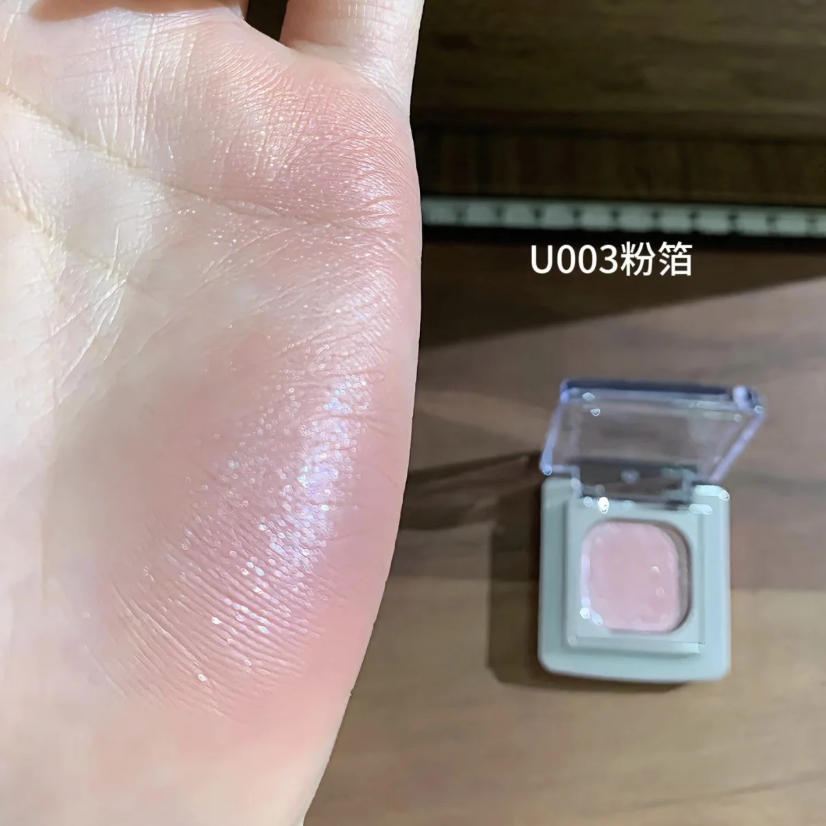 Qianyan قرص ظلال عيون واحد Cheeryep العين غرامة بيرليسسينت لامع بريق متعدد الاستخدامات مسحوق أحمر الخدود تمييز فلاش ماكياج العين