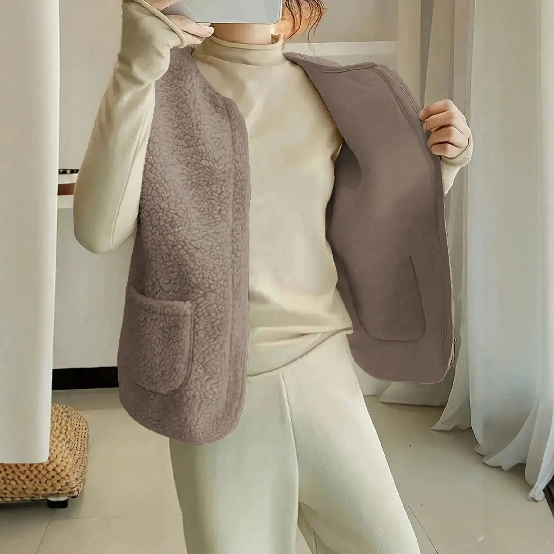 Round Neck Pocket Style Vest Regular Fit Casual Women Vest with Single Row Multi Button Closure Autumn Japanese Korean Casual
