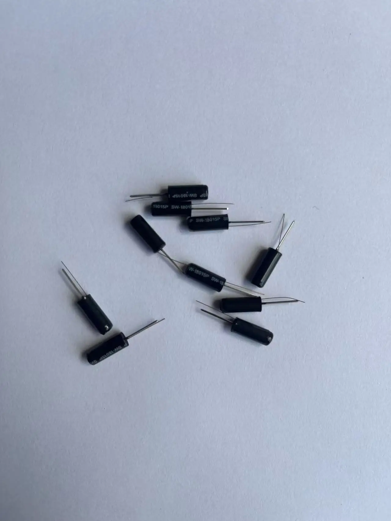 100pcs SW-18010P SW-18015P Shock Sensor High Sensitive Vibration Switch SW18010P SW18015P