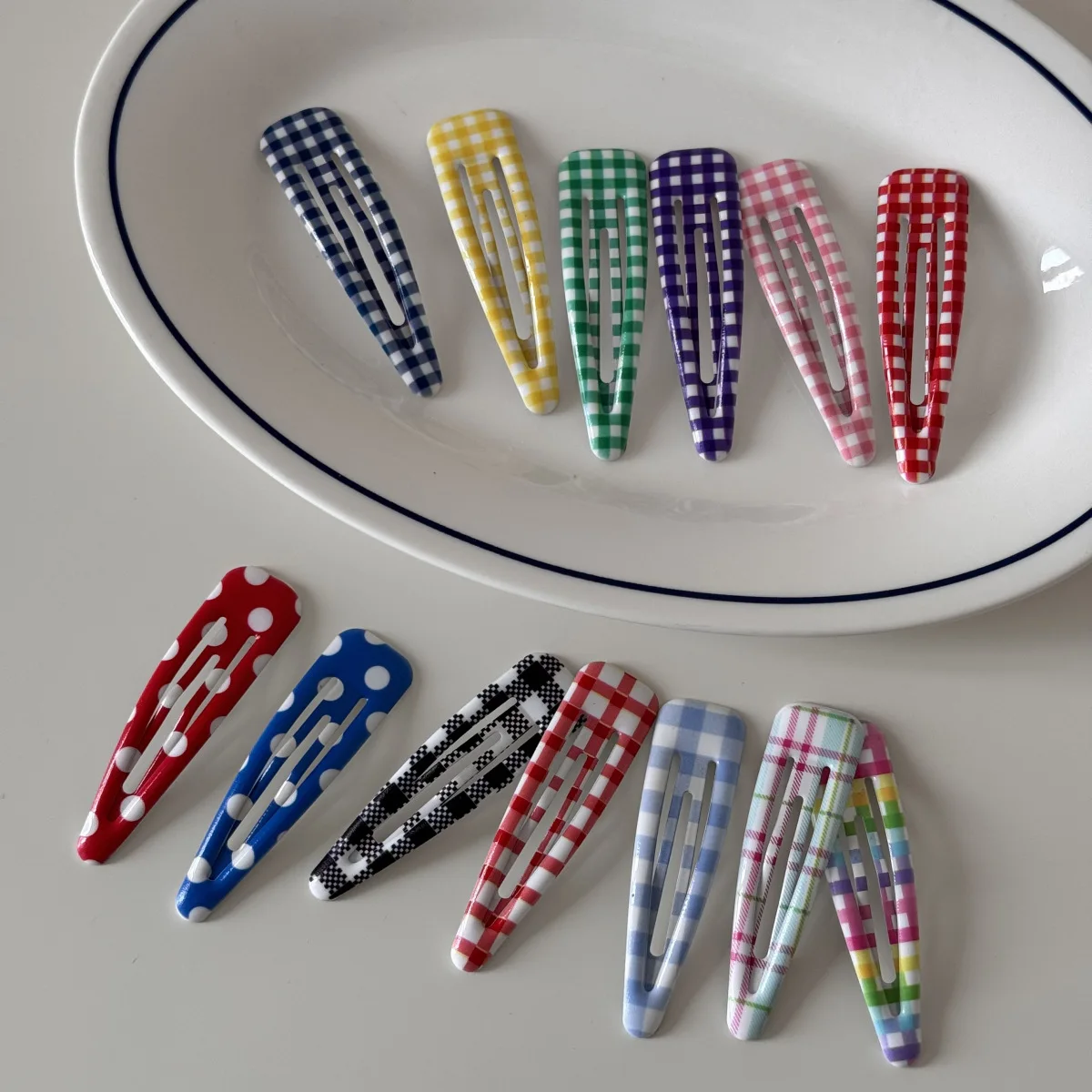 

Набор из 3 заколок для волос с принтом: модные и милые заколки в клетку с мультяшным рисунком для девочек, для укладки челки и прядей, аксессуары для стайлинга