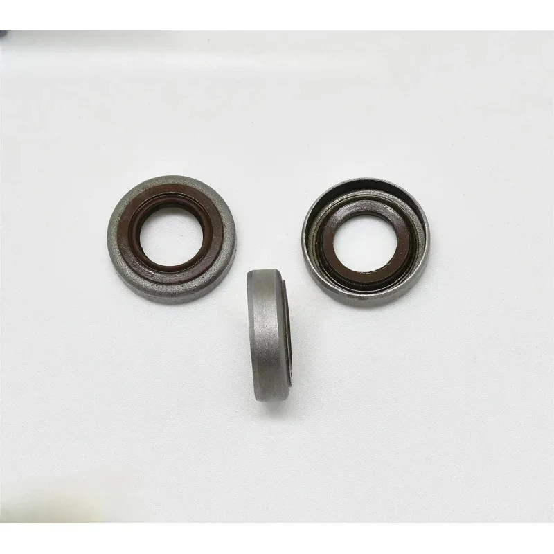 

Old and New Model STIHL FS120 Brush Cutter Oil Seal 12*22*5 (Universal For Hedge Trimmer 81T/82T)