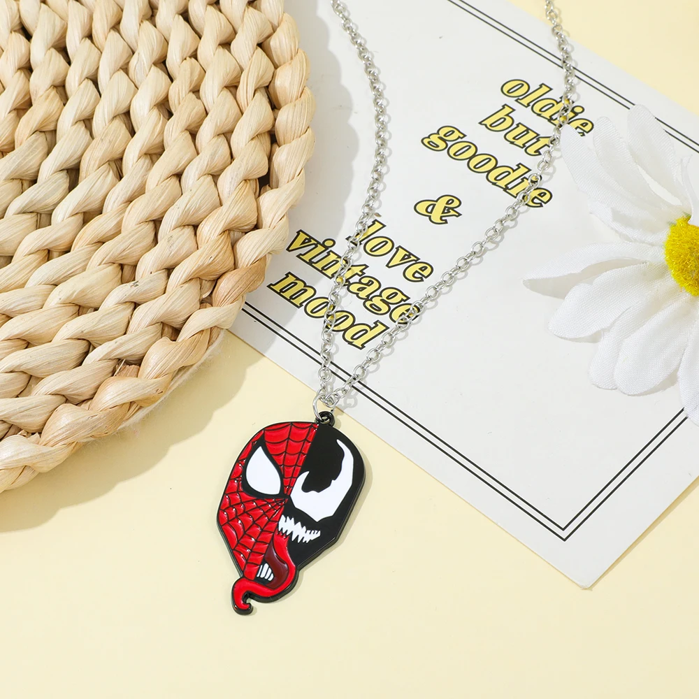 Kreative Venom & Spiderman Halskette Superhelden-Anhänger Modeschmuck Accessoire für Jungen und Männer Einzigartiges Geschenk – Detail 4