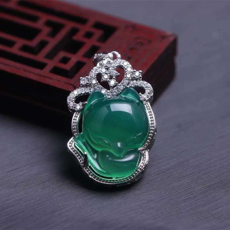 

Natural Chinese Colorful Chalcedony Hand-carved Fox Jade Pendant Fashionable Women Jewelry 925 Silver Inlaid Agate Necklace