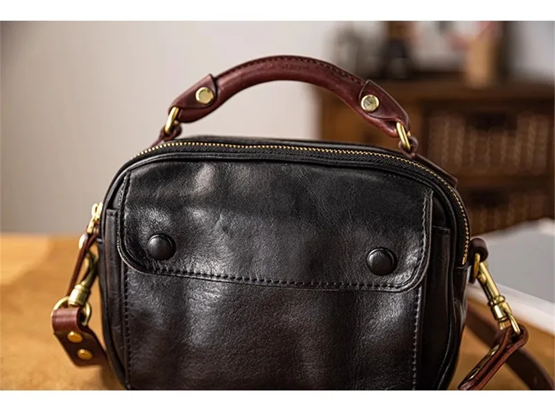 Modische, hochwertige Herren-Umhängetasche aus echtem Leder, lässige Designer-Luxus-Schultertasche aus echtem Rindsleder in Schwarz. – Detail 11