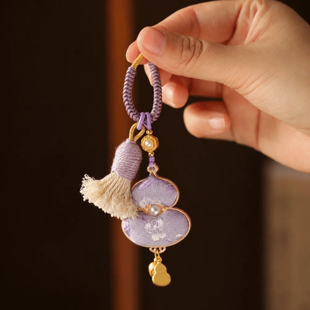 Handmade Brocade Gourd Pendant Good Luck Chinese Style Tassel Gourd Keychain Lightweight Ethnic Style Traditional Bag Charms