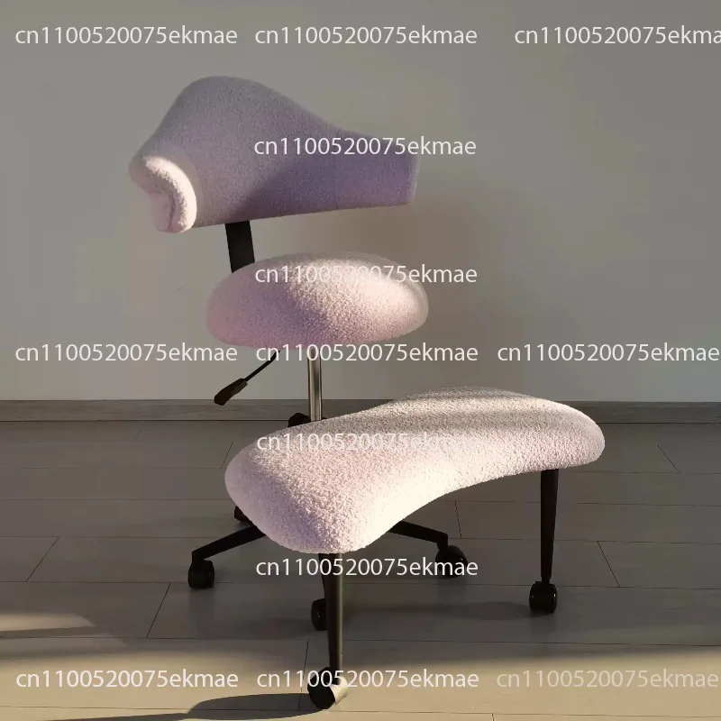 Chair with A Backrest for Sitting for Long Periods Without Getting Tired – A Cross-legged Chair for Use with Dormitory Computer