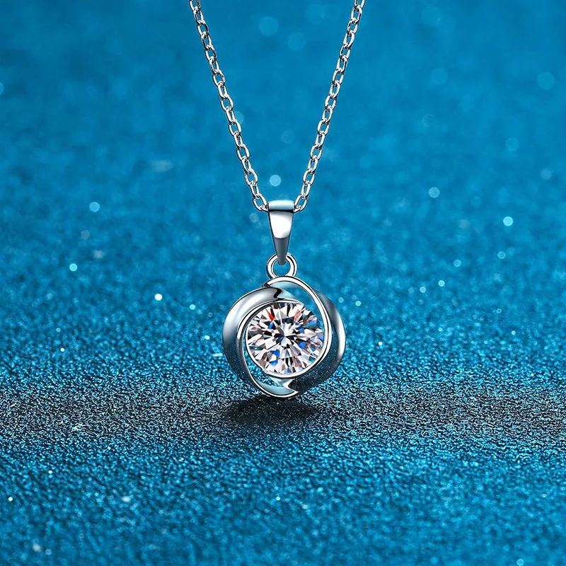 

Moissanite Ocean Heart Pendant 18K Gold Set with Diamond One Carat Women's Clavicle Necklace Platinum PT950 Imprint