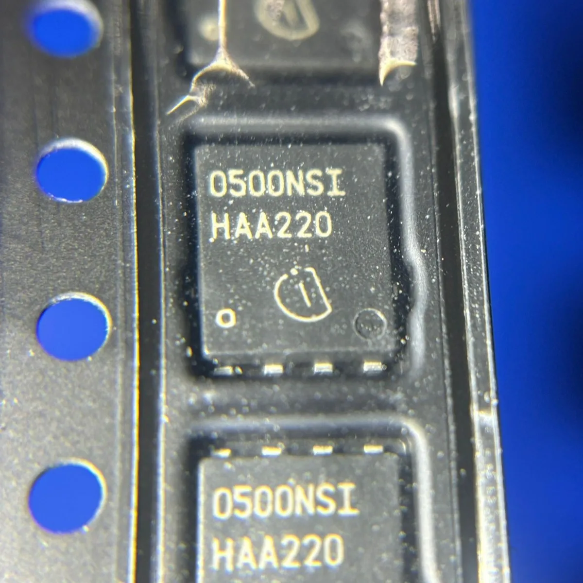 

BSC0500NSI genuine TDSON-8 field-effect Transistor (MOSFET) silk-screened 0500NSI IC chip integrated circuit