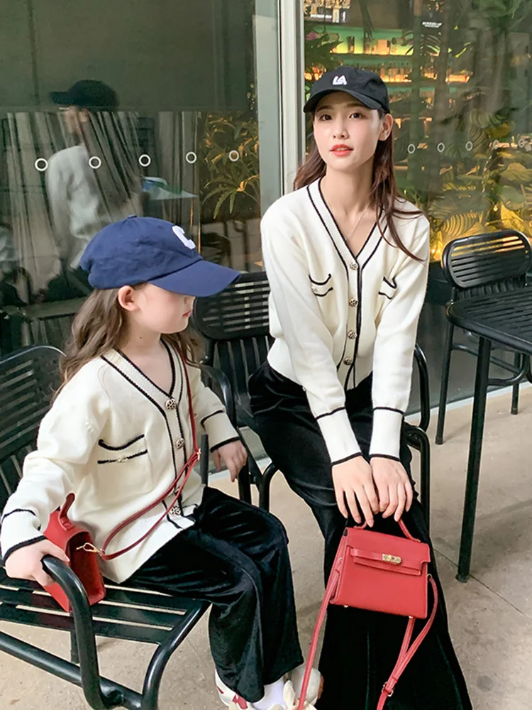 Parent-child Wear Mother-daughter Wear Korean Version Girls' New Autumn and Winter Xiaoxiang Wind Sweater Coat Tide