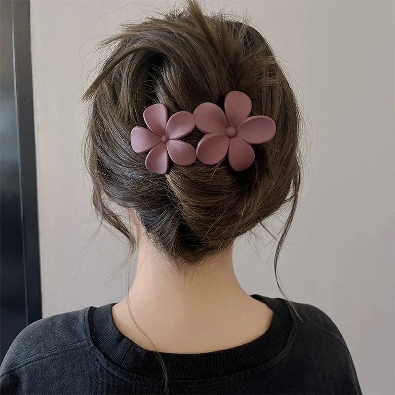 

4Pcs Flower Hair Clips Fashion Matte Black Floral Hairpins Hair Claw Clips Non-Slip Clamps Grab Elegant Hair Accessories