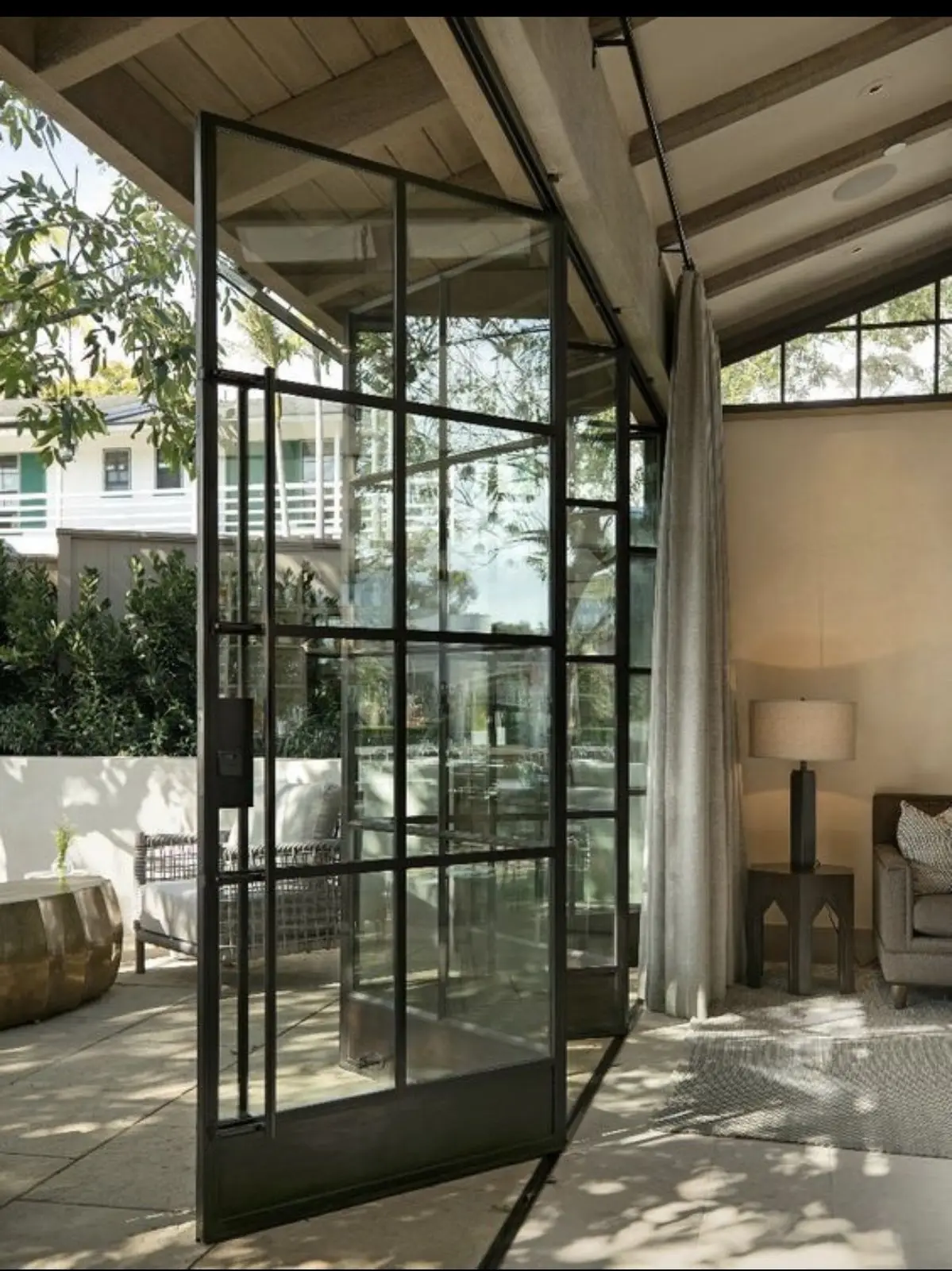 

Soundproof Folding Door High End and Elegant Waterproof and Windproof Sturdy and Durable Aluminum Frame Glass Folding Doors
