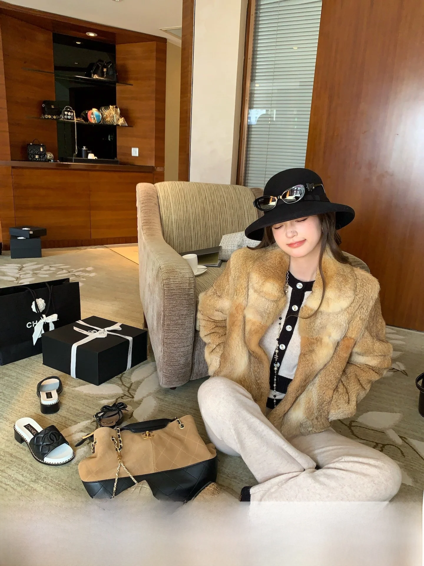 

Ультрамягкая женская зимняя куртка из кроличьего меха с воротником-стойкой, длинными рукавами, укороченная, модная, молодежная, одобренная молодежью