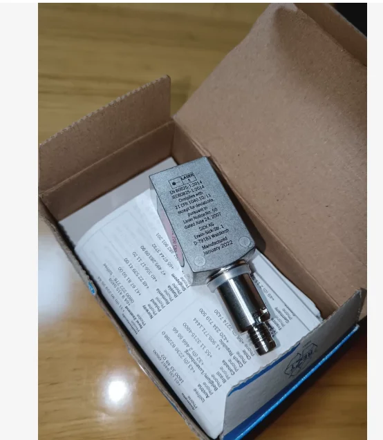 Second-hand WL4SLG-3P5232H sensor function test is normal  In stock  1PCS