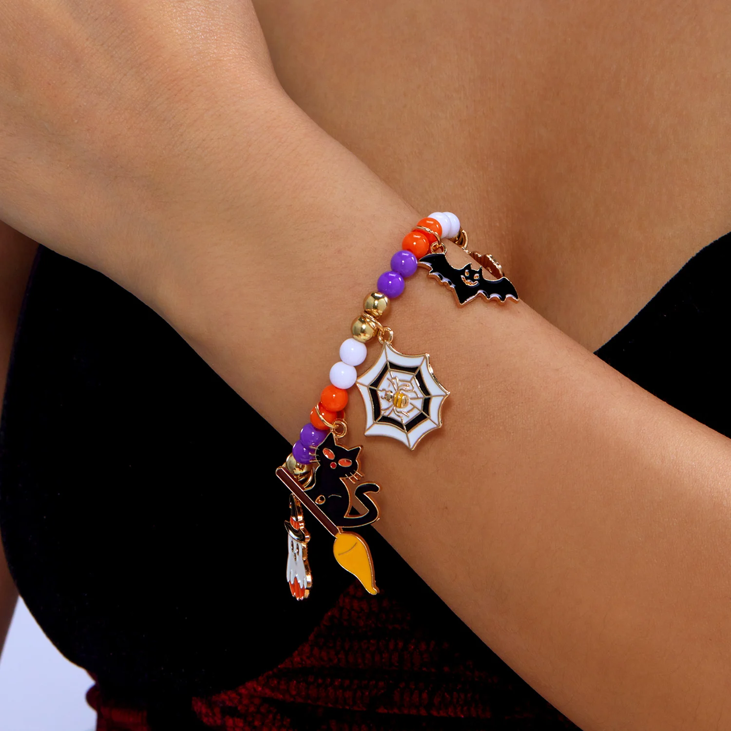 Kreatives Mehrschichtiges Totenkopf-Reisperlen-Armband für Damen und Herren Punk Goth Skelett Stapelbare Armbänder Halloween-Party-Schmuck – Detail 4