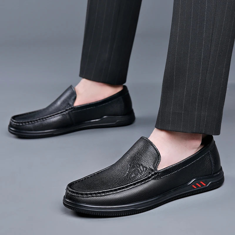 2024 New Man Split Leather Shoes Soft Rubber Sole Man Loafers Man Casual Leather Shoes