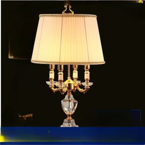 غرفة نوم أريكة غرفة المعيشة الأوروبية الفاخرة، فندق هندسي كبير، مصباح مكتب كريستال