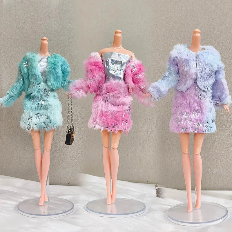 

Это платье идеально подходит для кукол-девочек ростом 30 см/11,5 дюймов, а также для детей от 3 лет и старше. Это плюшевый комплект одежды, состоящий из 2 предметов.