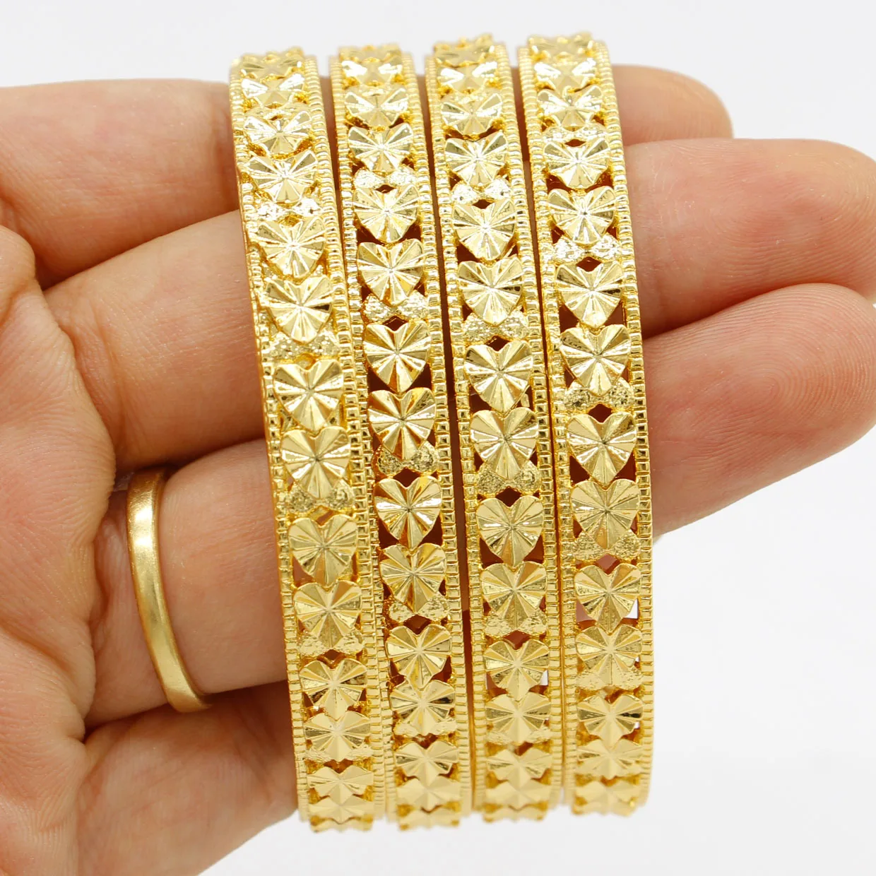 Adixyn 1pcs Love Engrave Figures Women\'s Closed End Bracelet Bangle Middle East Arab Partu Gifts