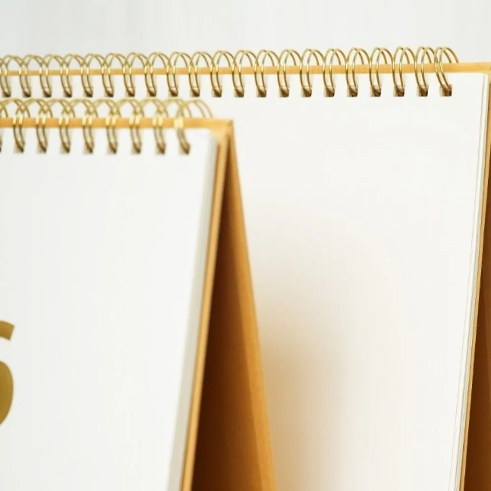 Calendario de escritorio portátil de papel Premium 2026, notas grabables, calendario de bobina de Base estable, planificador diario de pie, gestión del tiempo