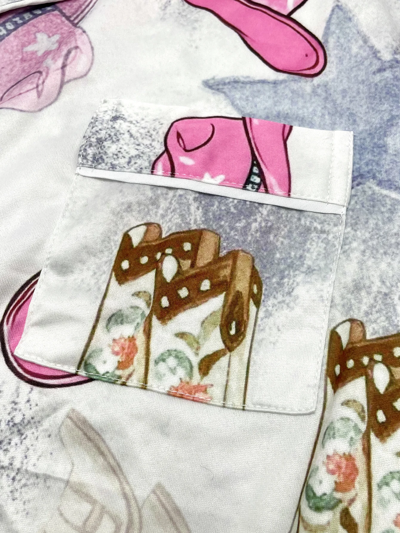 Standard Size Spring and Summer Women's Two-Piece Pajamas Western Style Pink Cowboy Hat Printed Comfortable Short-Sleeved Tie Top and Matching Shorts, Fashionable Cardigan Pajama Set