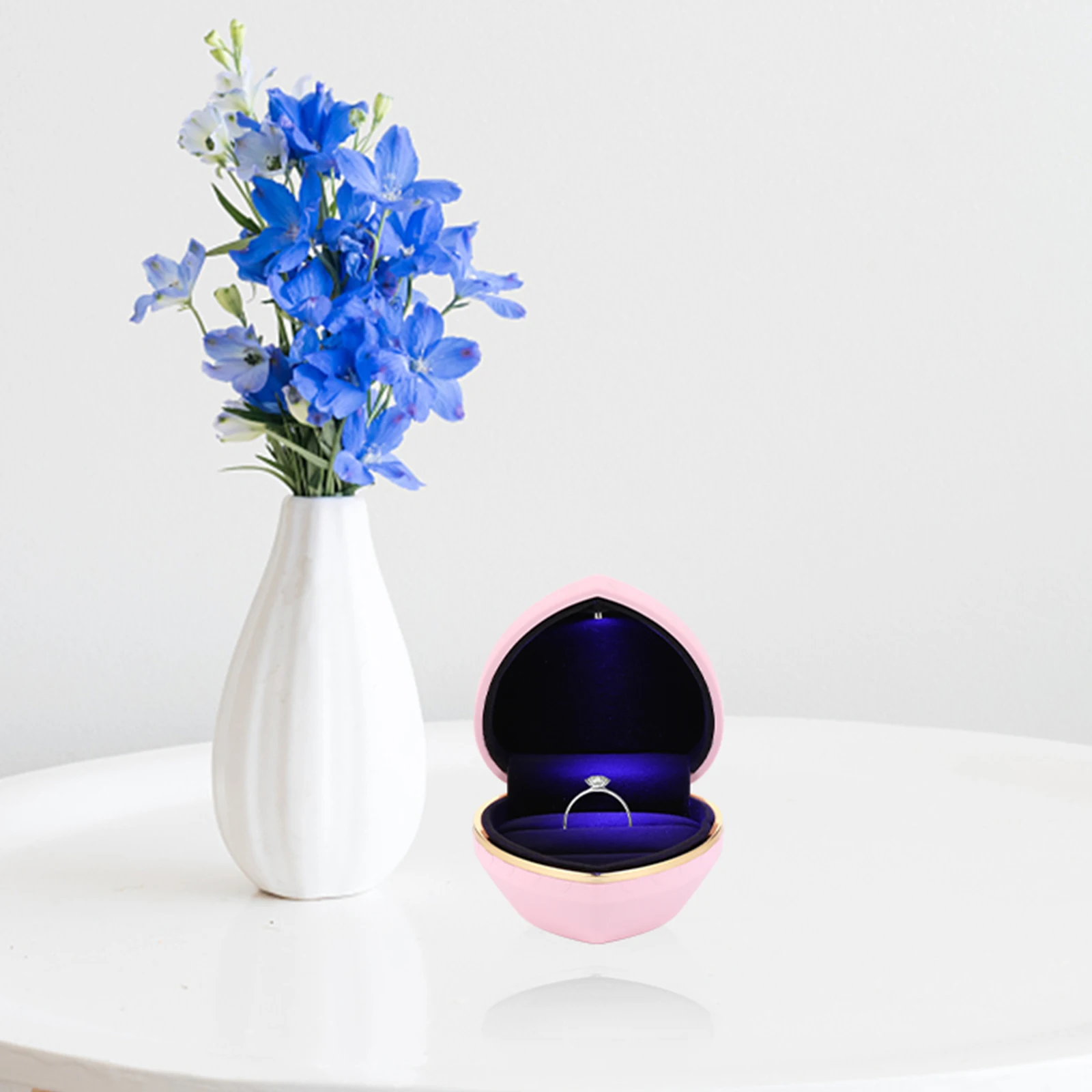 

1pc Heart Shape Led Lighted Jewelry Box Ring Storage Case Dustproof Scratch Resistant Flannel Interior Wedding Engagement Gift