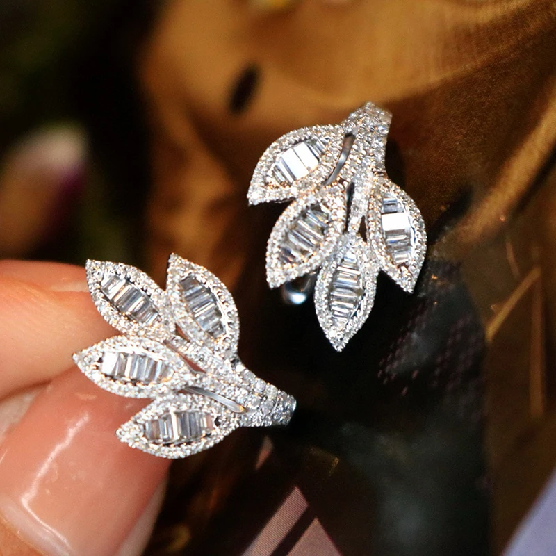 LUOWEND 100% 18K White Gold Earrings Women Fashion Leaf Shape 0.80carat Real Natural Diamond Stud Earrings High Party Jewelry