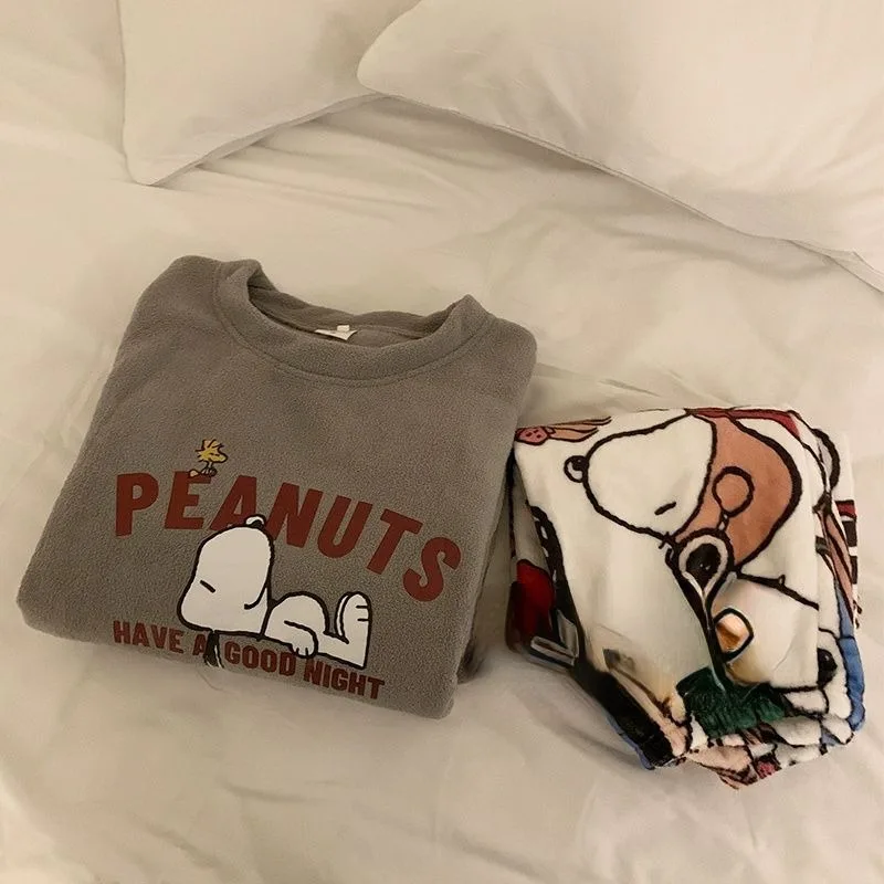 Snoopy pajamas female cartoon cute autumn and winter thickened coral velvet warm long-sleeved trousers home clothes set gift