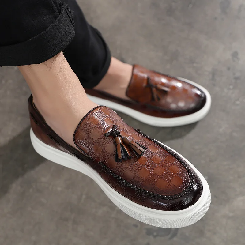 

2025 Men Leather Dress Shoes Design Brand Shoes Classic Tassel Brogue Mans Footwear Formal Shoes Bullock Shoes Zapatillas Hombre