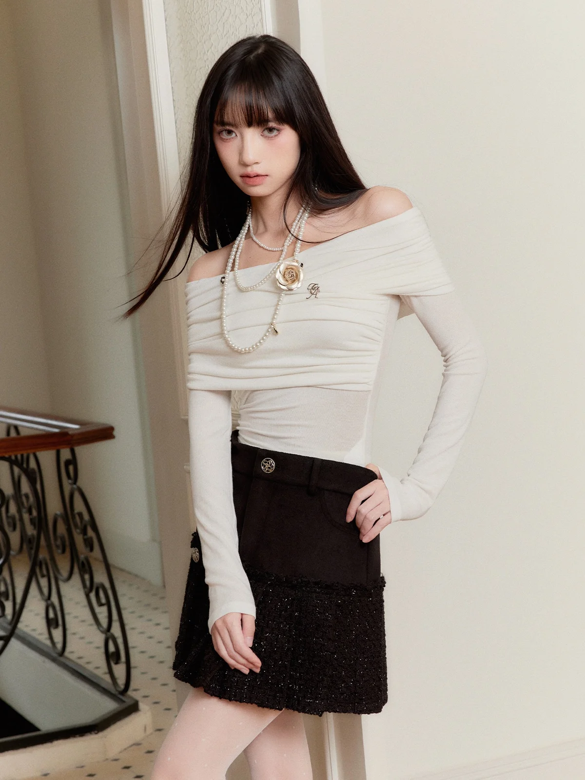 

Fragile Heart Pure Desire Lazy Weekend Silk Twist Knot One Shoulder Base Shirt Women's Slim Fit Creative Pattern Long Sleeve Top