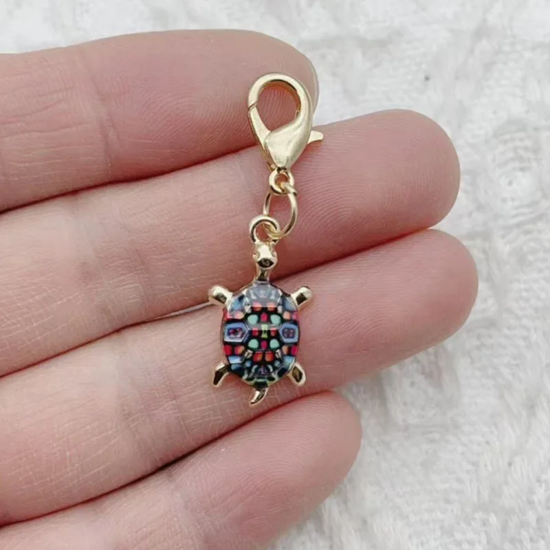 16 stuks DIY sieradenaccessoires kleur druppelolie legering bedrukte schildpad hanger accessoires sleutelhanger tasgesp