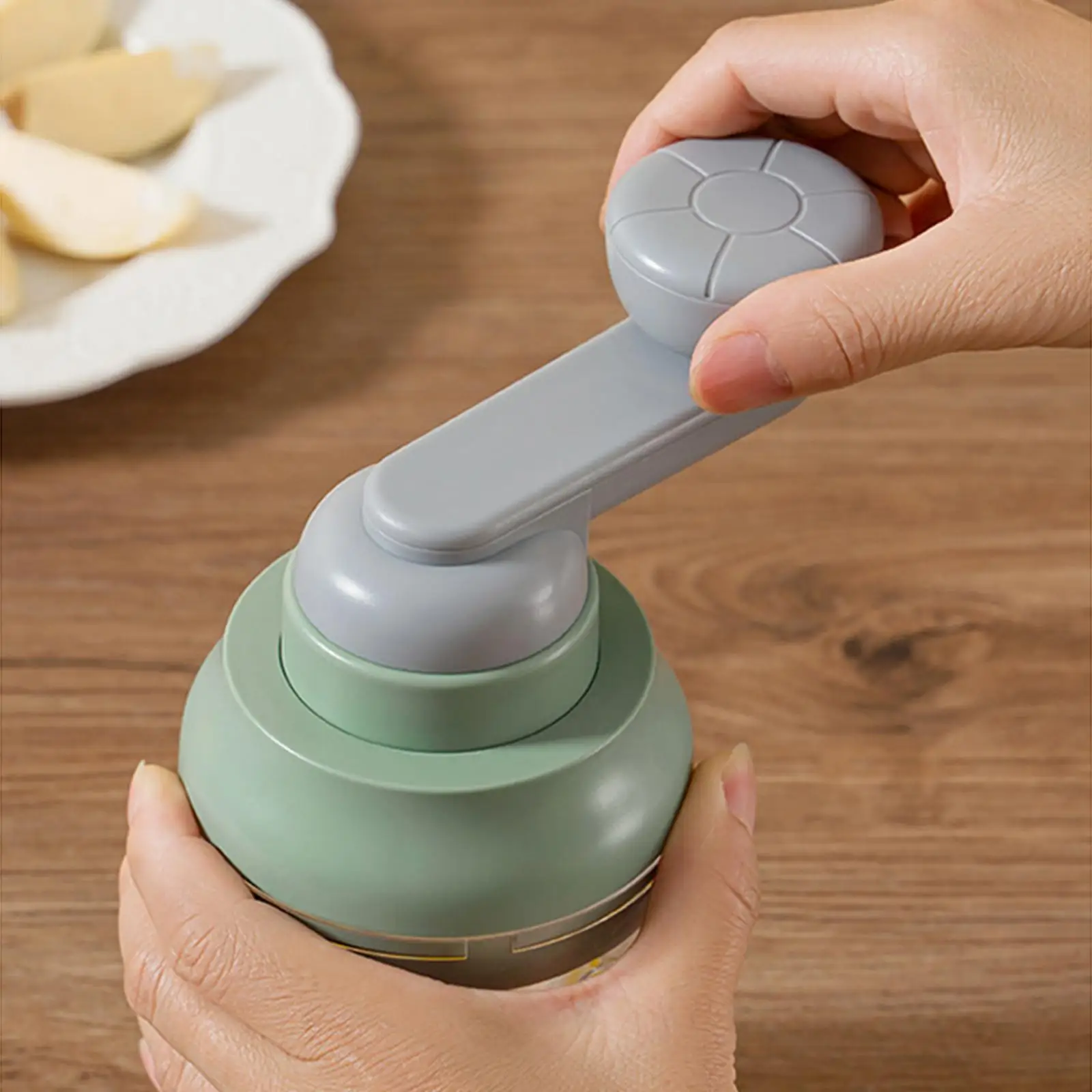 Egg Shaker Egg Yolk Shaker Egg Homogenizer Aureate Egg Making Tool for Cooking Utensil