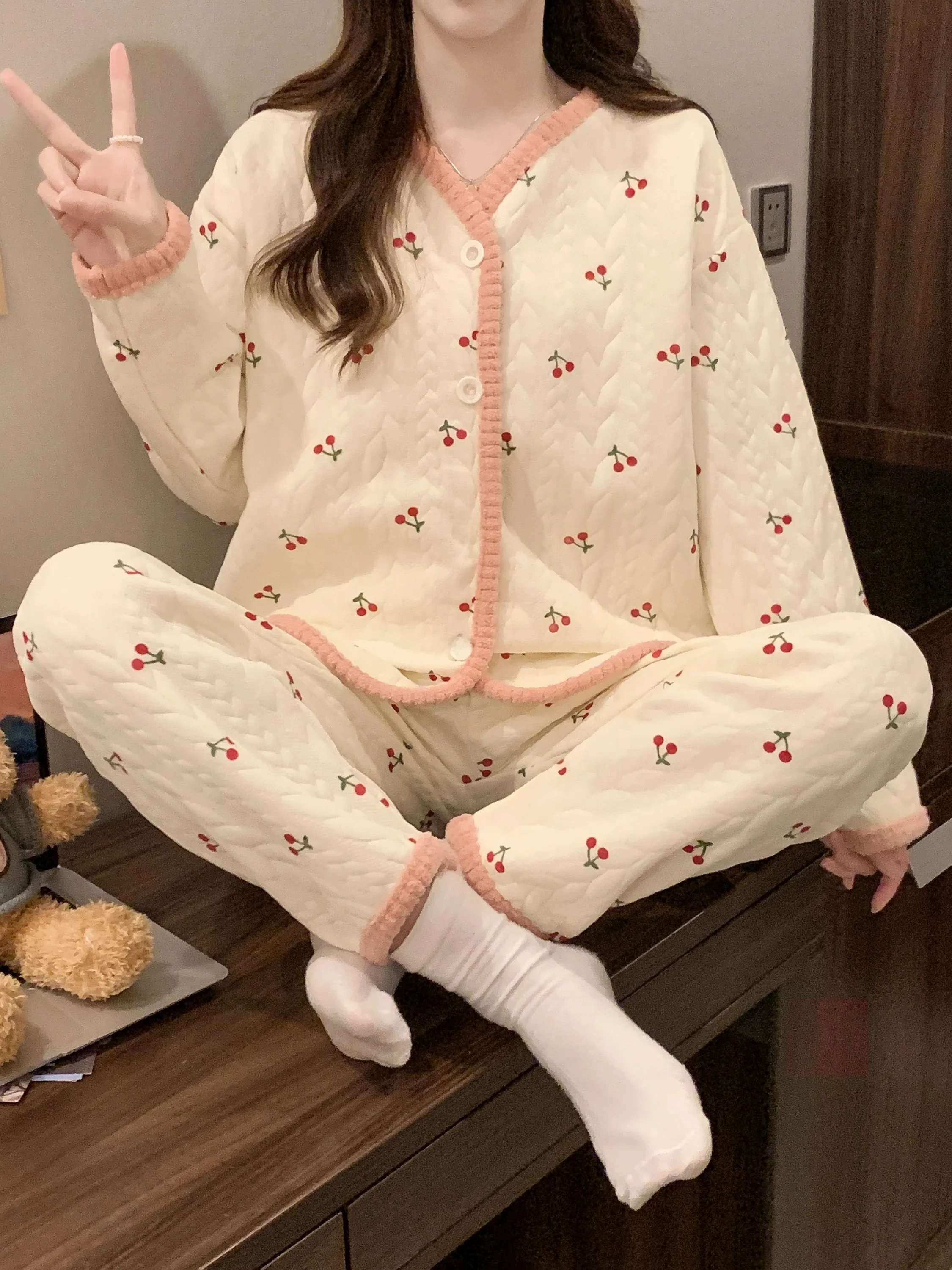 Sweet Lace Cherry Print Air Layer Cotton Sleepwear Set for Girls Autumn Winter Home Wear Warmth Retention Long Sleeve V-Neck