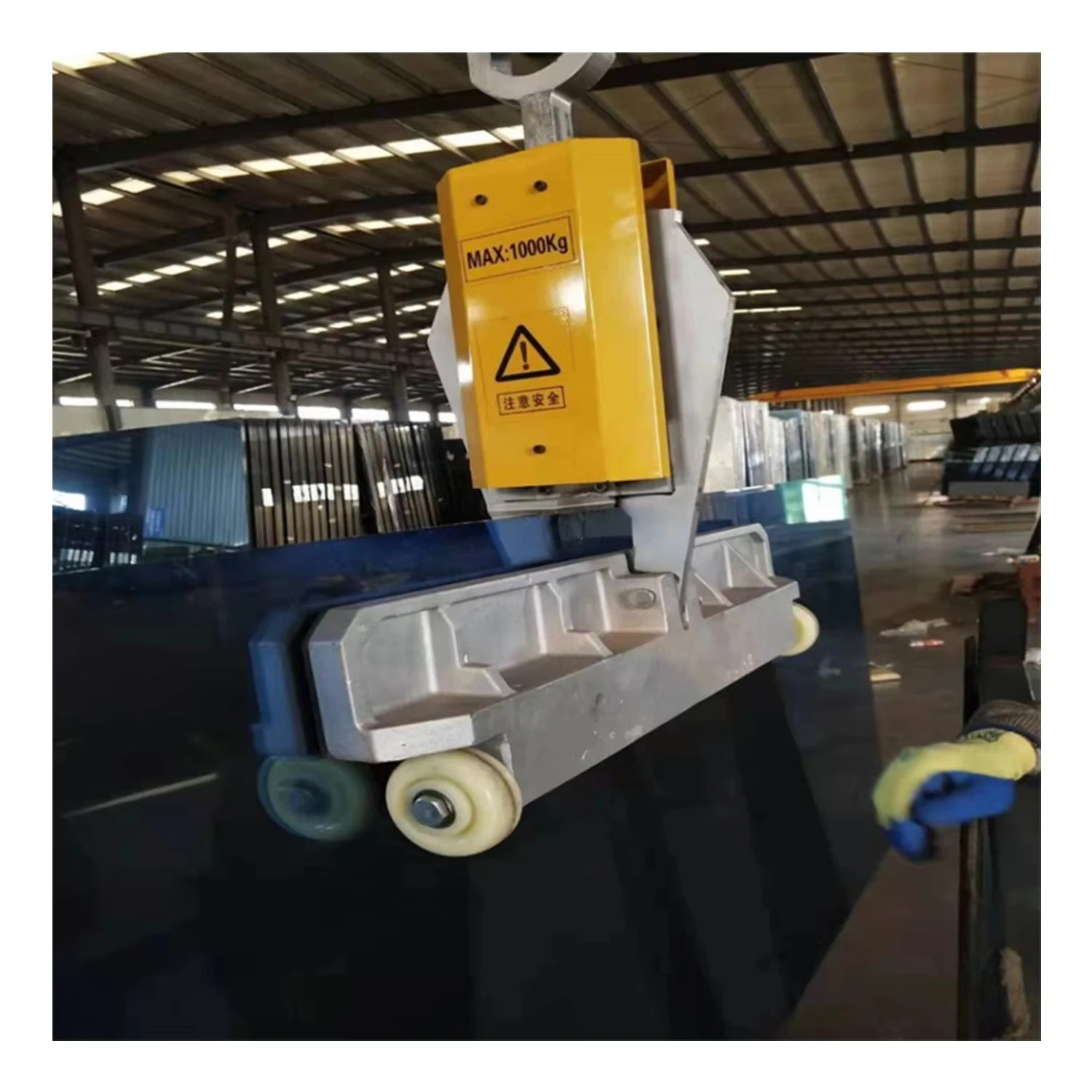 Metric Measurement System Glass Slab Lifter 1000kg 30mm Lift Range Large Sheet Handling Tool