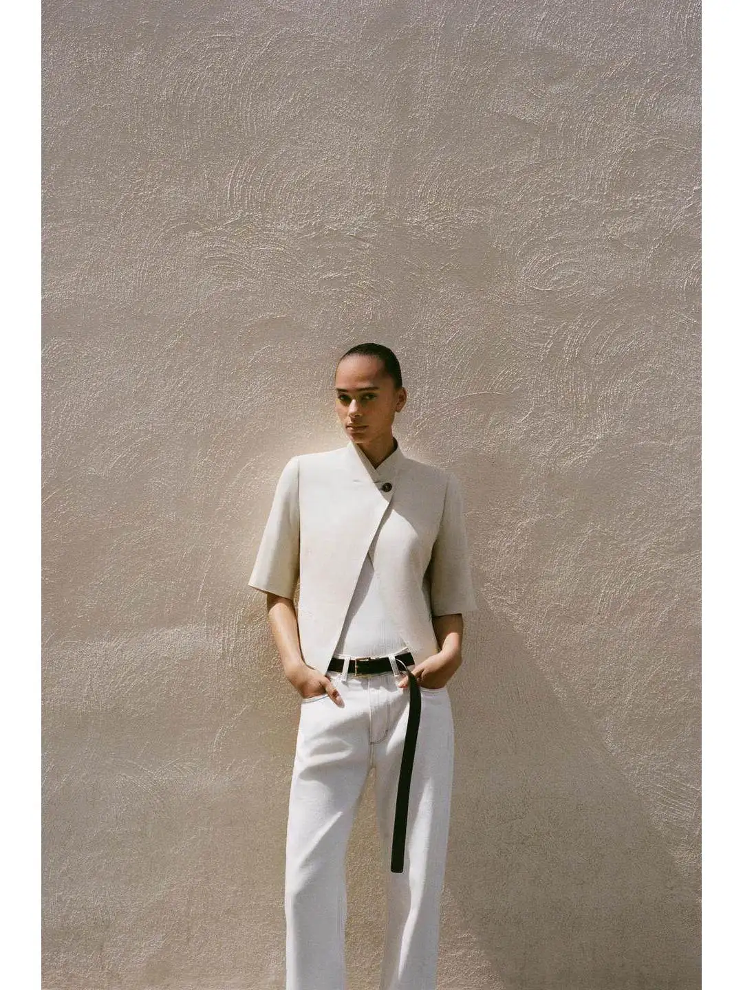 

Summer Short Sleeve Single Button Closure Stand Collar Pad Shoulder Double Lapel Jacket Neutral Style Bright Surface Polyeste...