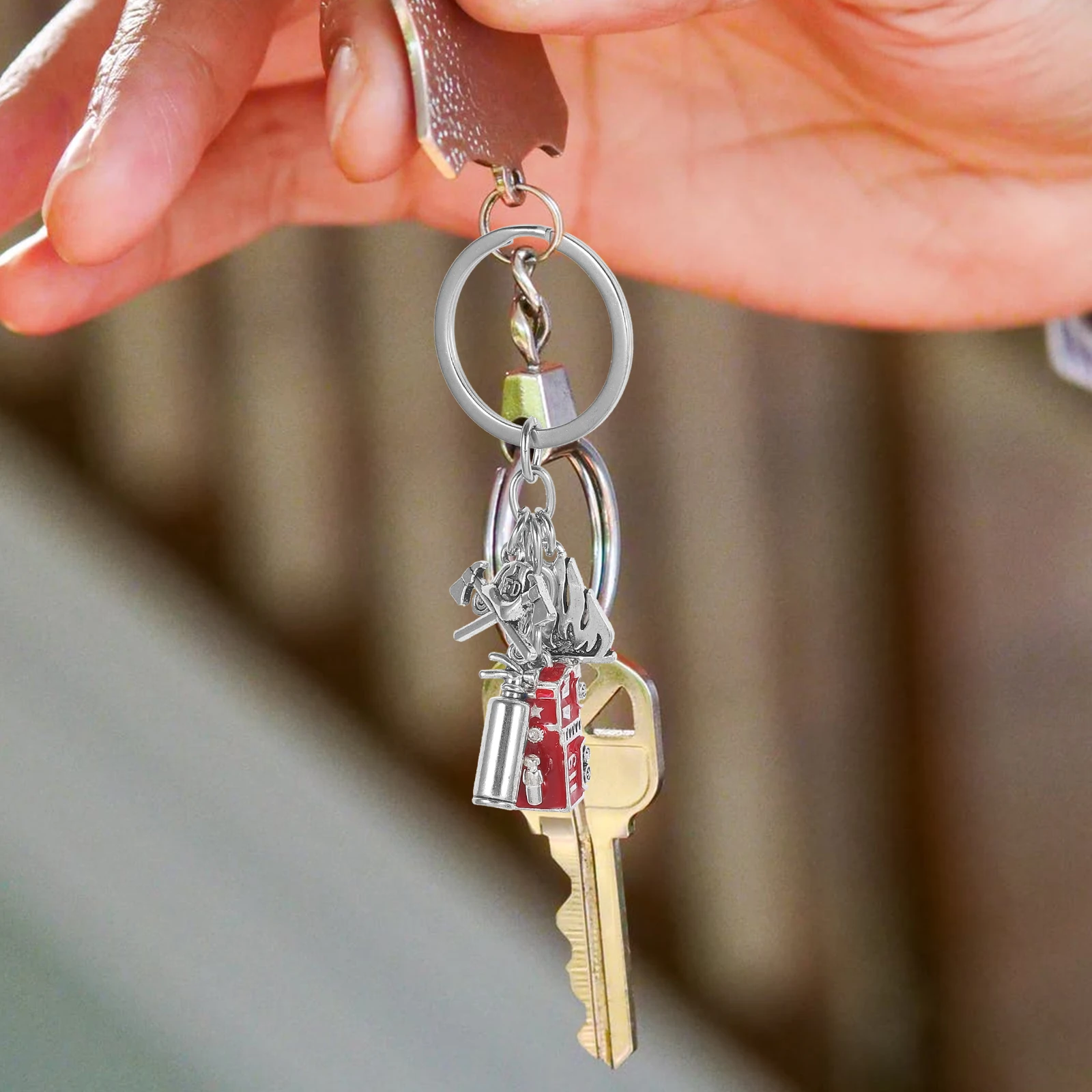 

Firefighter Keychain Alloy Charm Pendant Extinguisher Axe Medal Safety Hat Bag Decor Metal Firefighter Gift Keychain Ornament