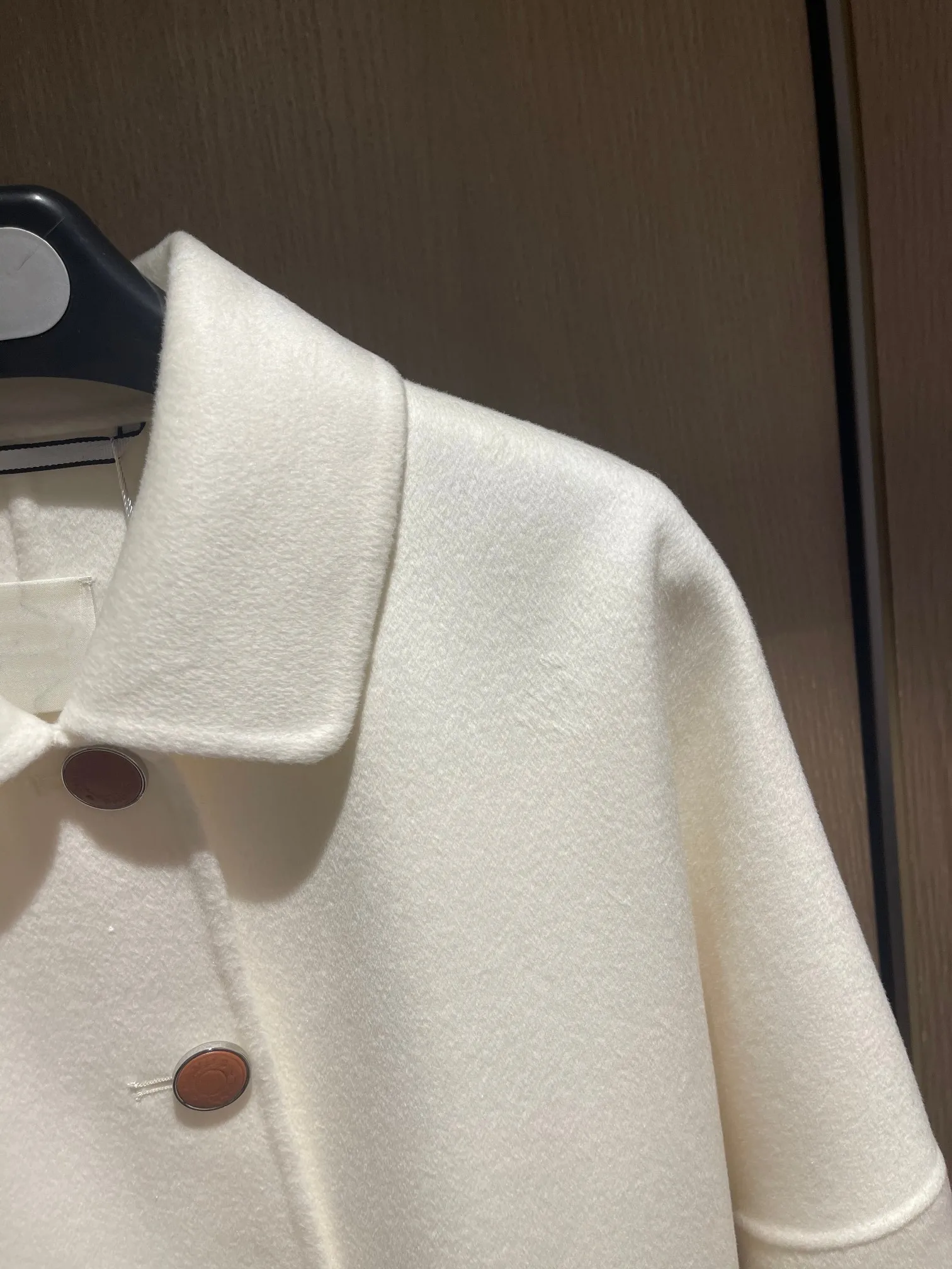大きなポケットと革のボタンが付いた女性用ラペルジャケット、カシミアの服、高品質、新しい、NO.9、秋冬