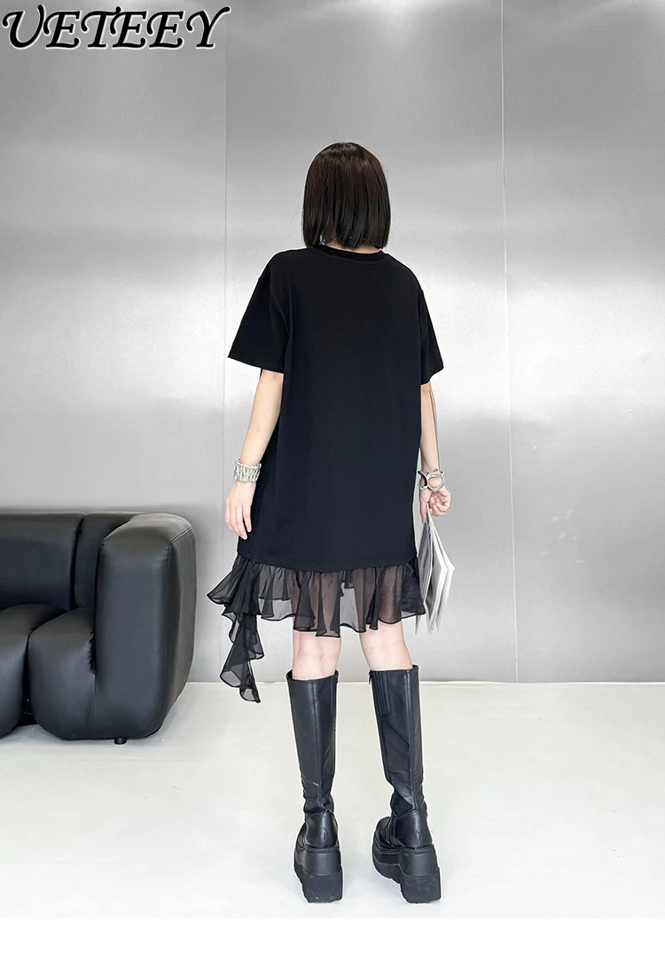 شخصية الطباعة طاقم الرقبة فستان أسود المرأة 2025 صيف جديد فضفاض الغزل حافة الربط منتصف طول فساتين تي شيرت