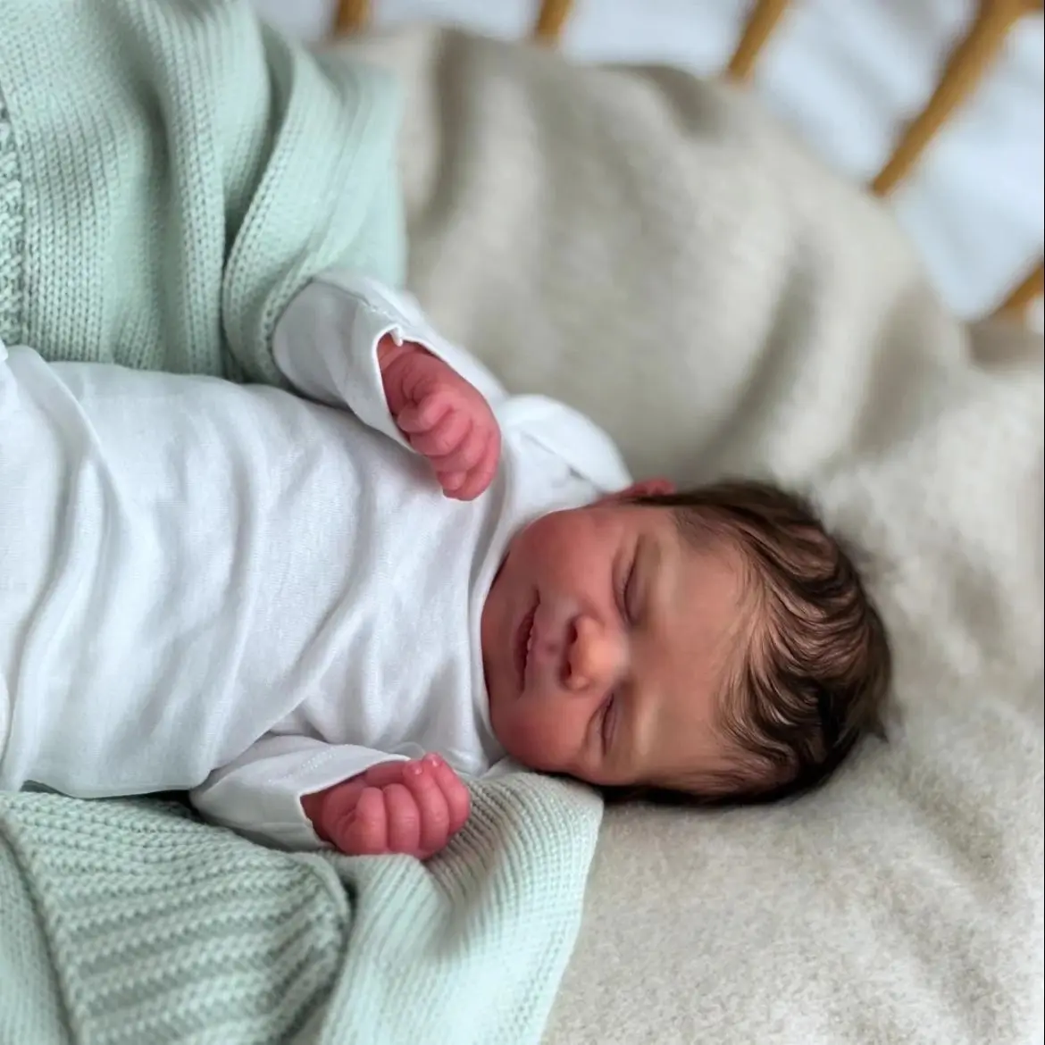 19-calowa realistyczna lalka Reborn Pascale z ultramiękkim ciałem i magnetycznym smoczkiem Realistyczne, ręcznie wykonane rzęsy