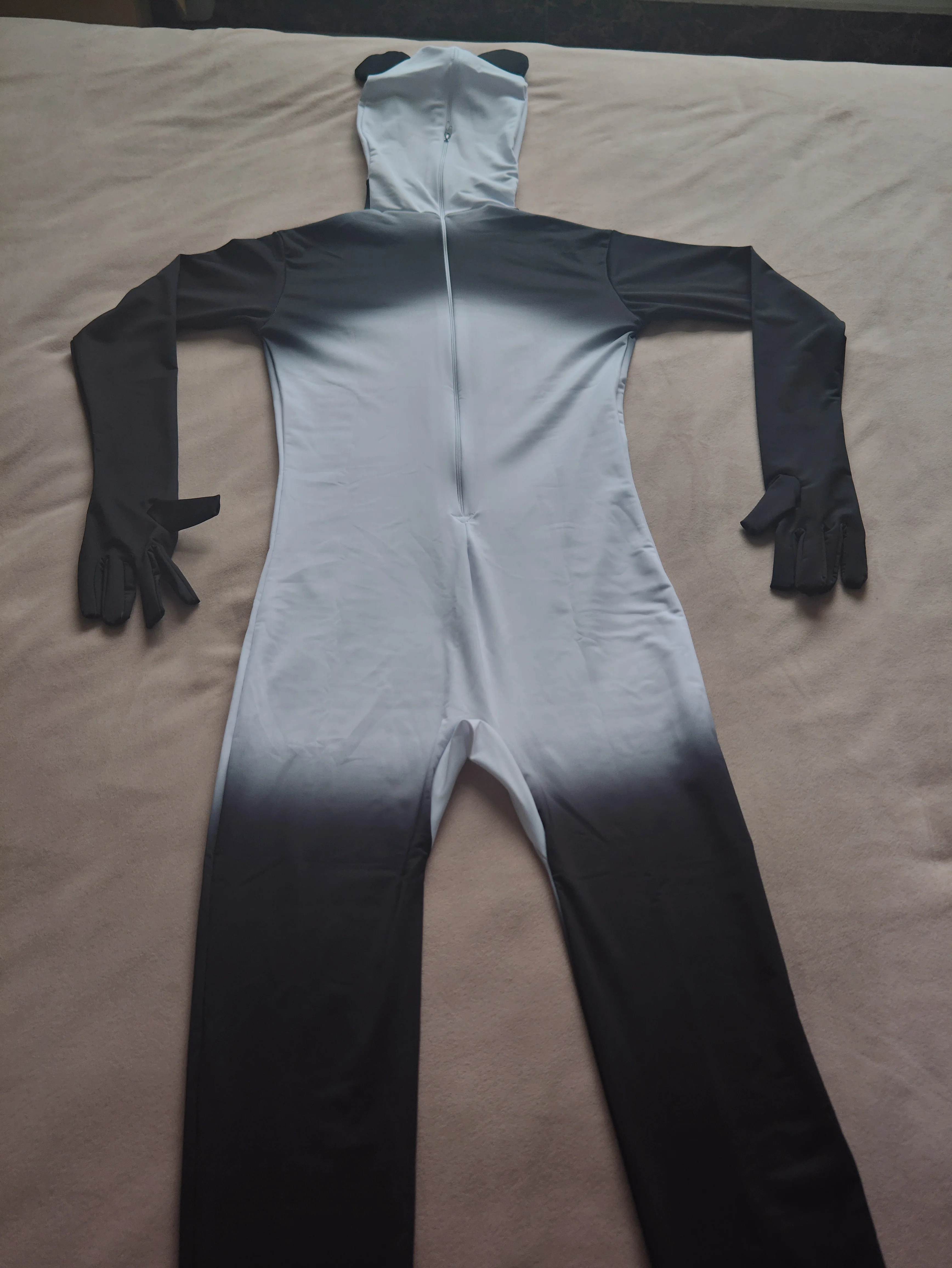 ネコパンチ✩キャバスーツ ボード「cat suit」のピン