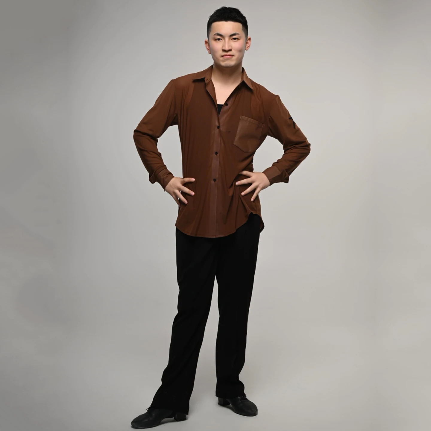 Chemise de danse latine en maille marron noir pour hommes, Rumba Samba Cha Cha, hauts d'entraînement de danse de salle de bal, vêtements de danse latine pour hommes adultes DNV23744