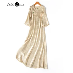 Elegante Beige! Taglio inclinato nuovo stile cinese! 50% seta di gelso naturale GuanLe Satin Relief Slim Fitting Qipao per le donne