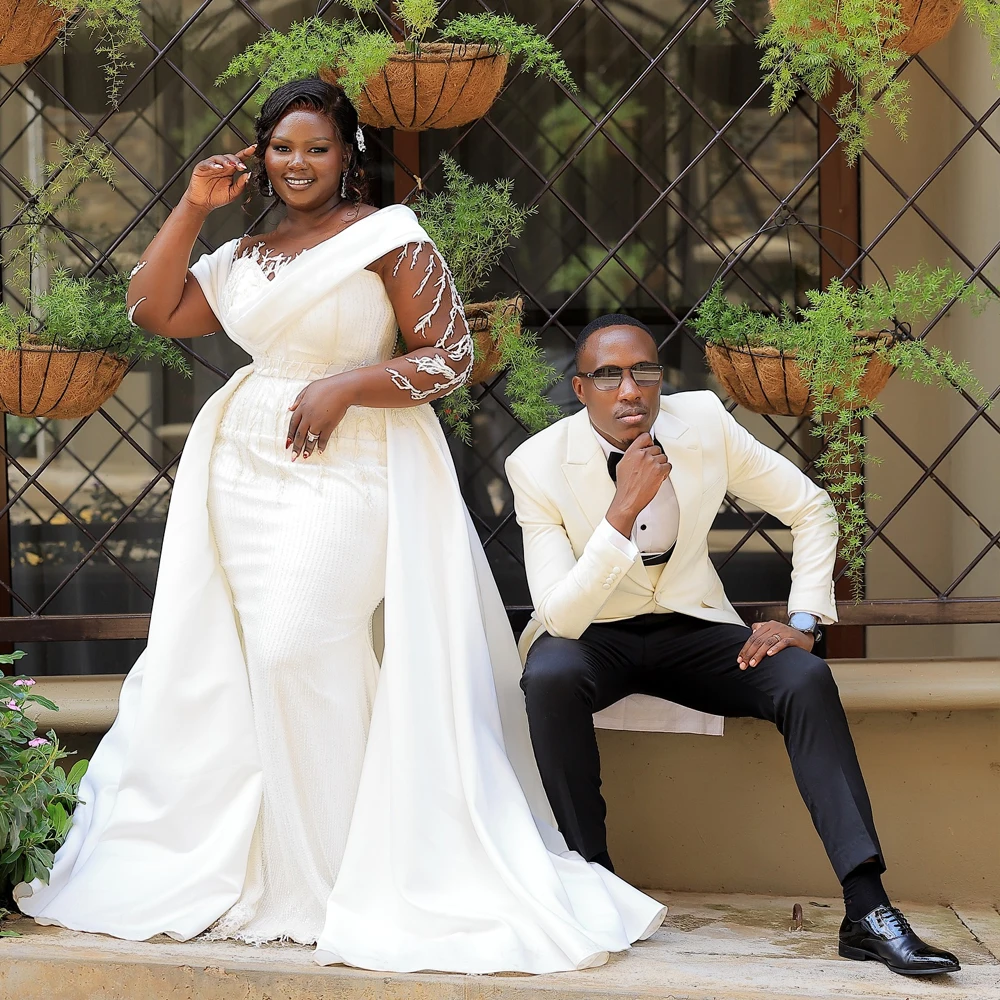 

Beaded African Satin Wedding Dresses Bride Mermaid Long Sleeves O-Neck Applique Bridal Gowns Corset Wedding Gowns Customized