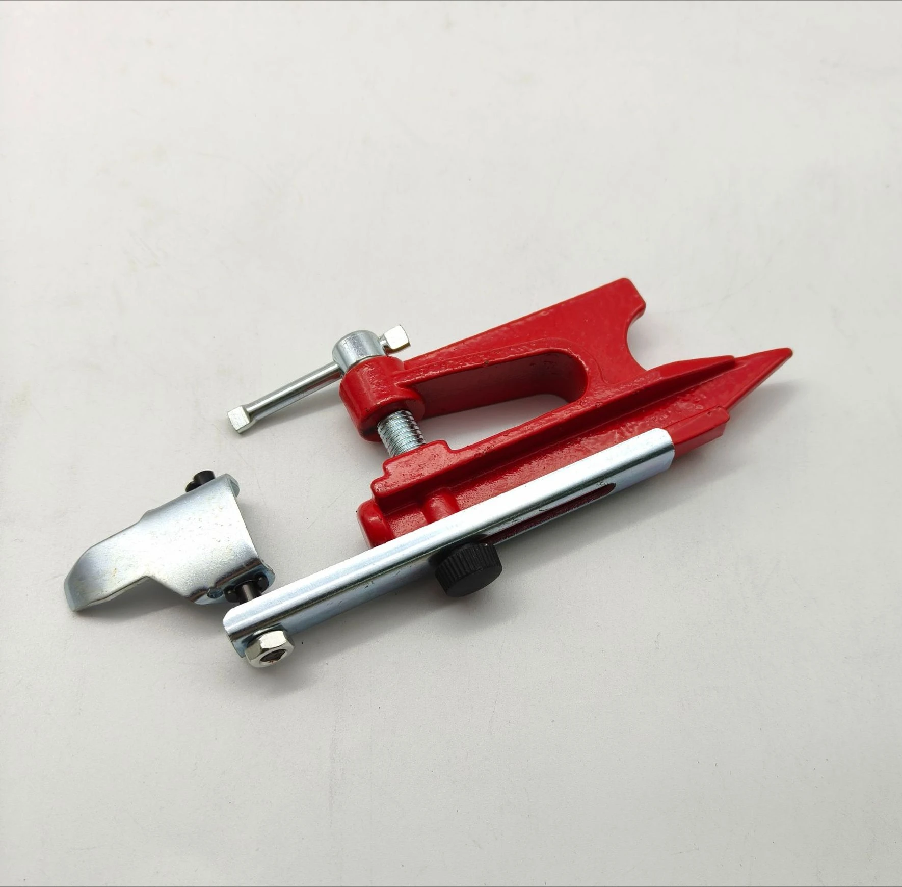 Portable Chainsaw Chain Guide Plate Fixing Tool, Grinding and Fixing Bracket, Directly Supplied By The Manufacturer