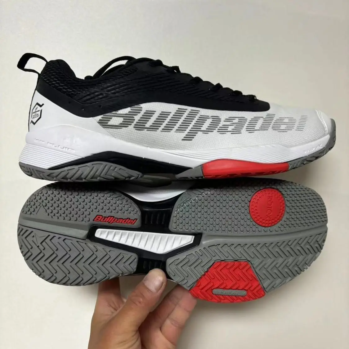 Mens Womens Indoor Badminton Squash Sports Shoes Ultra Light Rubber Sole Volleyball Table Tennis Tennis Training Sports Shoes