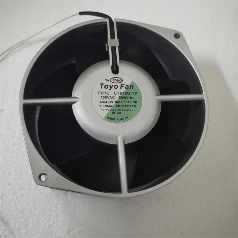 UT670D-TP مروحة إطار من الألومنيوم 100VAC 172*150*55 مللي متر مروحة تبريد تيار متردد