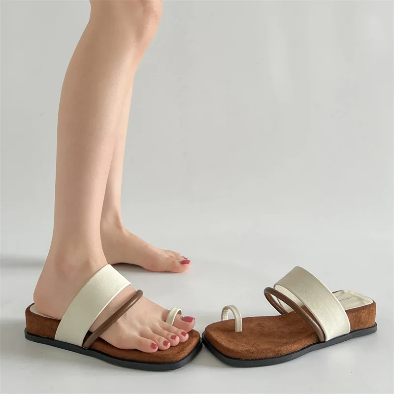 

Модные темпераментные ретро французские тапочки на танкетке с одним словом, женская летняя одежда, новинка 2025, универсальные римские крутые тапочки