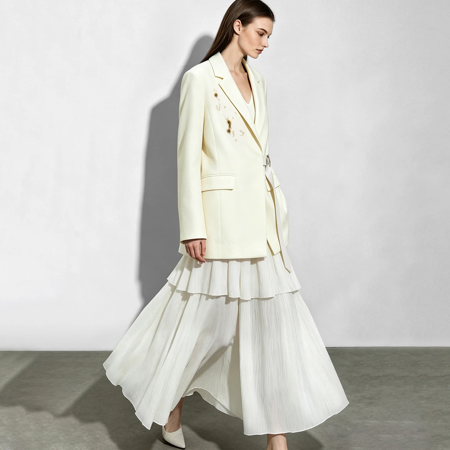 Amii Women's Mid-Length Blazer with Shoulder Pads Notched Lapel Versatile Commuter Minimalist Autumn 2026 Women's Coat 12643050