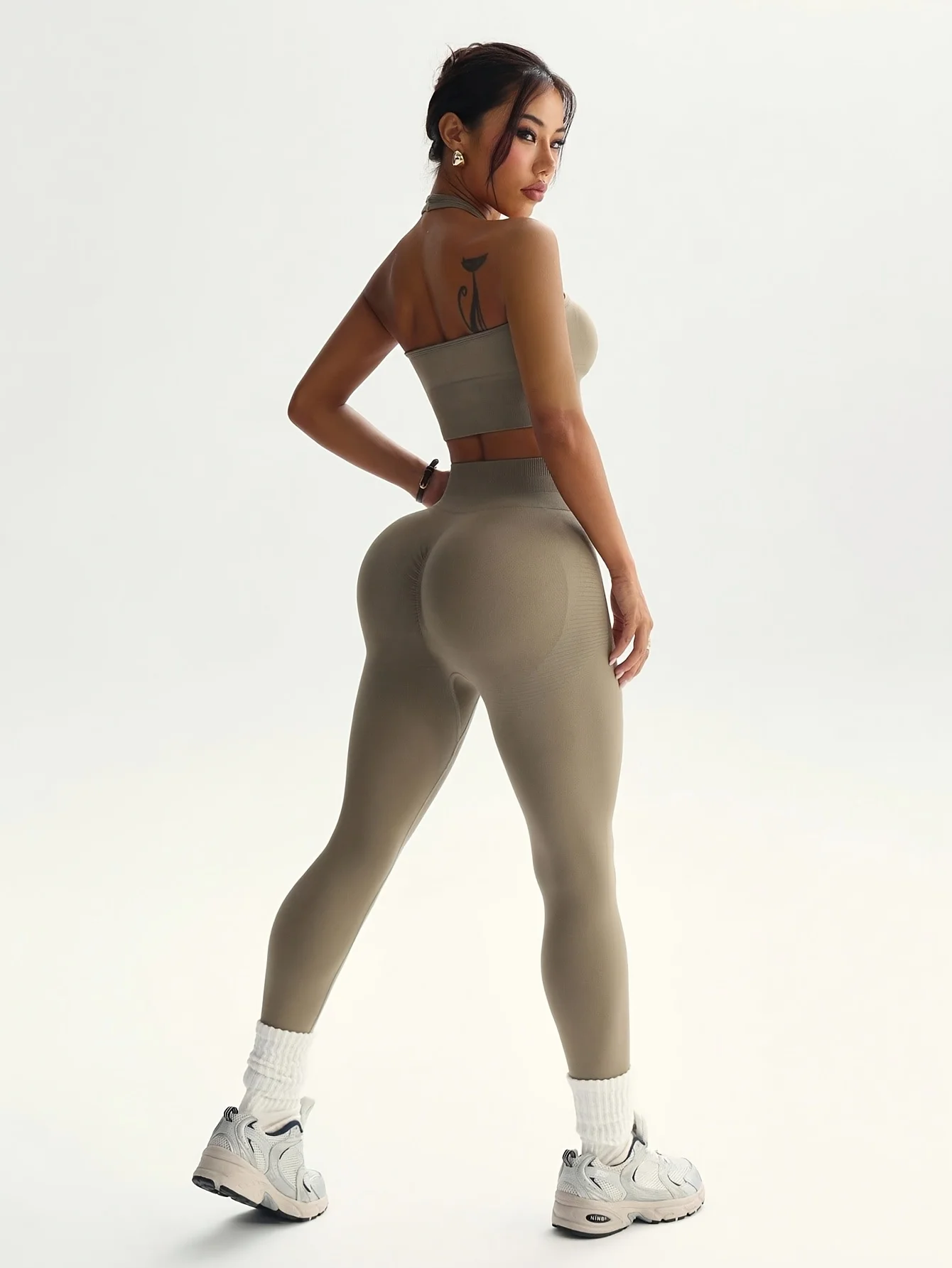 2pcs Solid Color Fashionable Versatile Women's Sportswear Set, Sexy Halter-neck Sports Tank Top + High-waisted Leggings, view 4