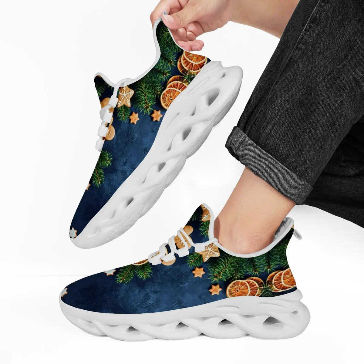 Baskets femmes doublées polaire Branches de pin de noël pain d'épice chaussures de sport doux et confortable chaussures de mode en plein air antidérapantes